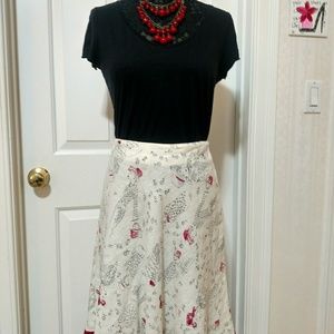 Parisian Style Linen Skirt & necklace